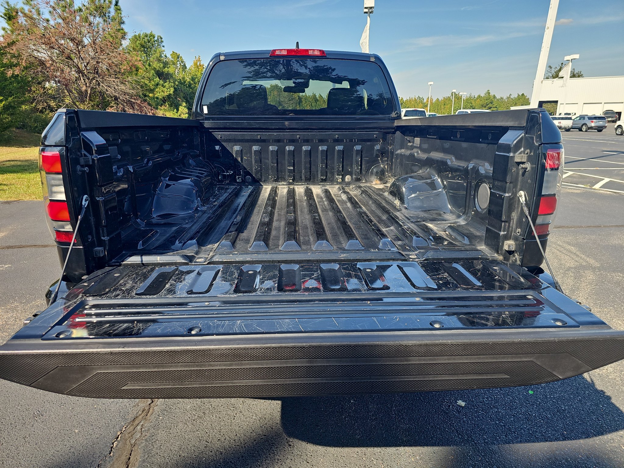Used 2023 Nissan Frontier SV w/ Tow Package AWD/4WD image 22