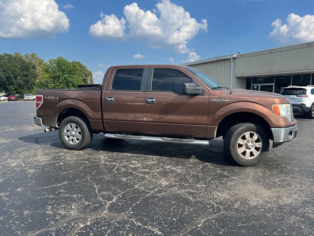 Used 2011 Ford F150 XLT w/ XLT Chrome Pkg AWD/4WD image 2