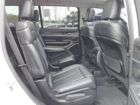 Used 2021 Jeep Grand Cherokee L Limited AWD/4WD image 14