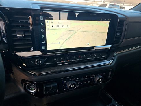 Used 2025 Chevrolet Silverado 1500 ZR2 image 17