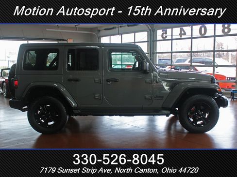 Used 2022 Jeep Wrangler Unlimited Sahara AWD/4WD image 15