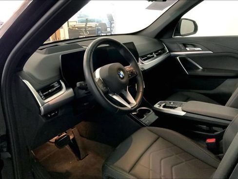 Used 2025 BMW X1 xDrive28i w/ Technology Package image 7
