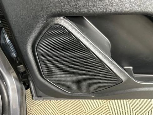 Used 2022 Ford Explorer XLT w/ Equipment Group 202A image 29