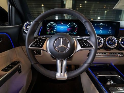 New 2026 Mercedes-Benz GLB 250 4MATIC image 25