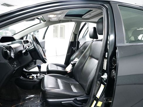 Used 2018 Toyota Prius C One image 11