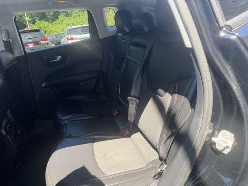 Used 2019 Jeep Compass Latitude w/ Popular Equipment Group AWD/4WD image 14