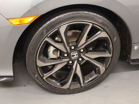 Used 2017 Honda Civic Sport image 7