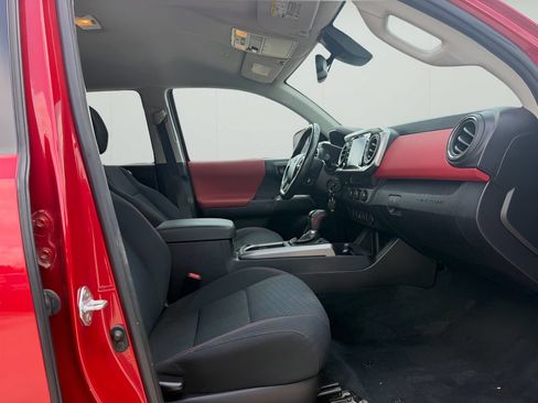 Used 2021 Toyota Tacoma SR5 RWD image 9
