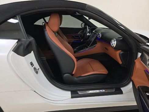 Used 2022 Mercedes-Benz SL 55 AMG 4MATIC image 12