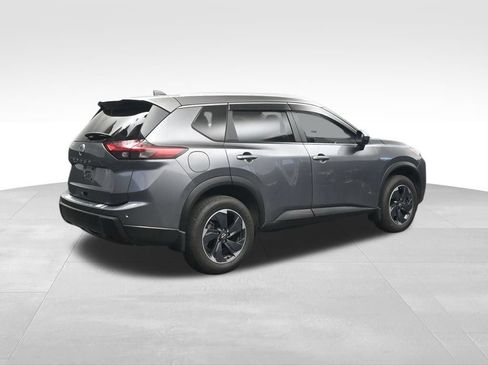 Used 2025 Nissan Rogue SV w/ SV Premium Package FWD image 5