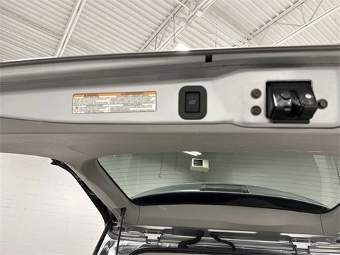 Used 2015 Toyota Sienna XLE image 26