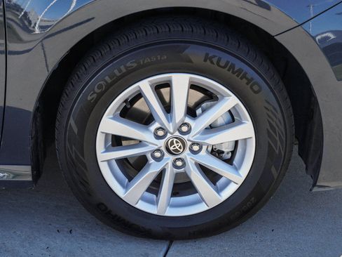 Used 2025 Toyota Camry LE AWD/4WD image 10