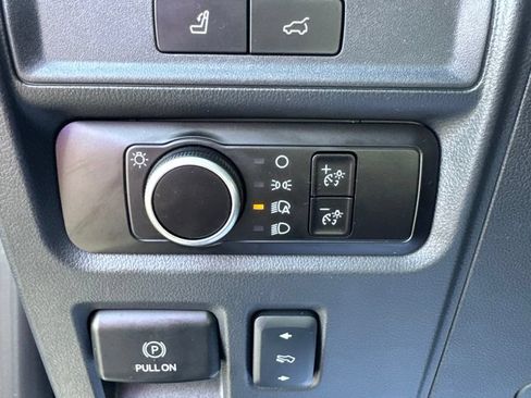 Used 2024 Ford Expedition XLT AWD/4WD image 21