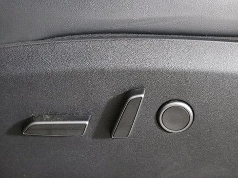 Used 2023 Tesla Model Y 2WD image 21