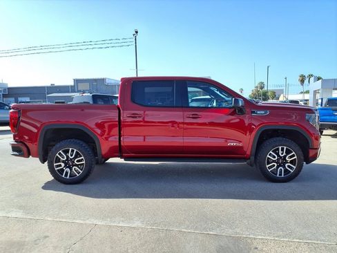 Used 2025 GMC Sierra 1500 AT4 w/ AT4 Premium Package AWD/4WD image 9