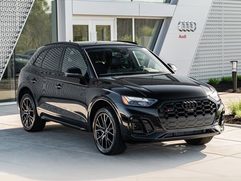 Certified 2023 Audi SQ5 Premium Plus w/ Premium Plus Package AWD/4WD image 2