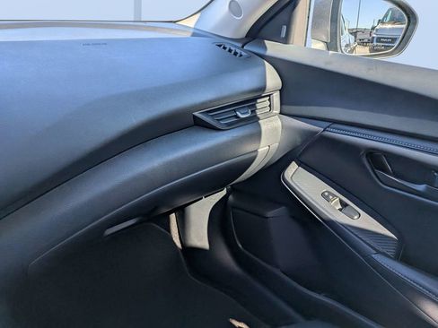 Used 2024 Nissan Sentra S image 15