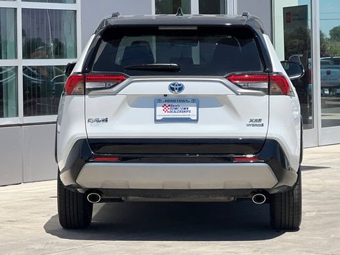 Used 2023 Toyota RAV4 XSE AWD/4WD image 5