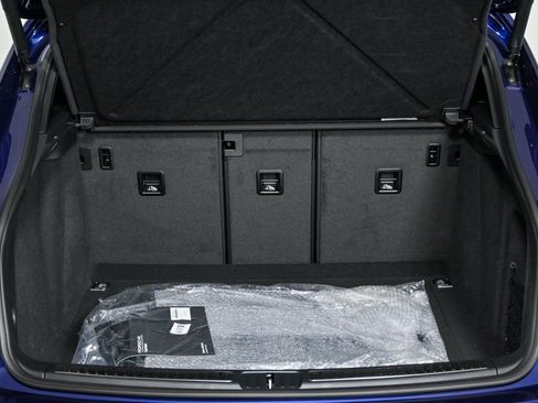 New 2026 Porsche Macan image 31