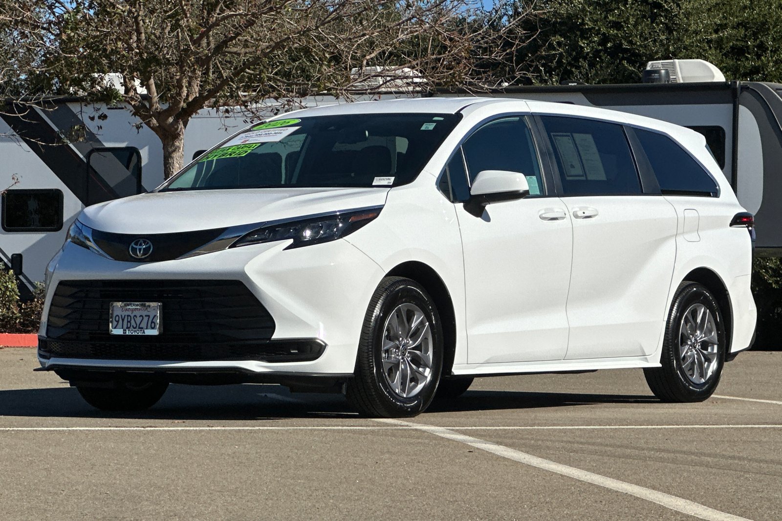 Certified 2026 Toyota Sienna LE FWD image 9