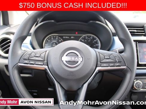 New 2025 Nissan Versa SV w/ Trunk Package image 15