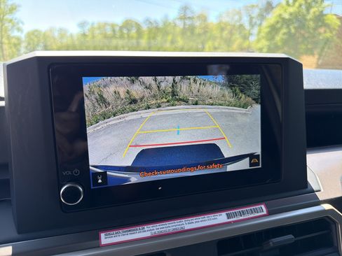 Used 2024 Toyota Tacoma SR5 w/ SR5 Upgrade Package image 29