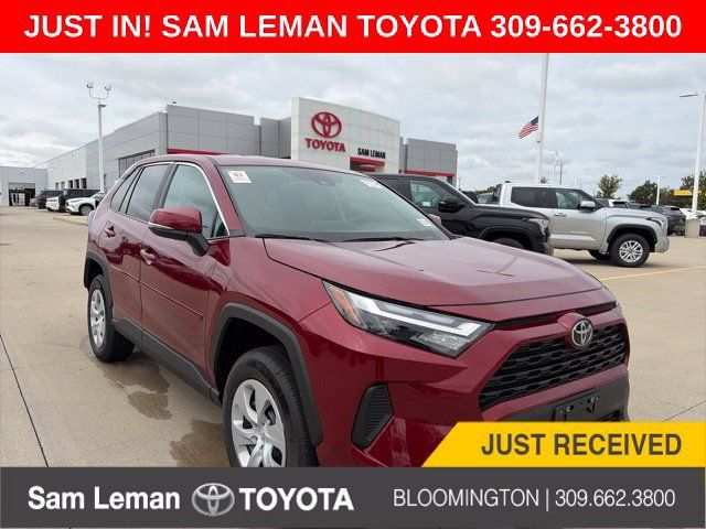 Used 2025 Toyota RAV4 LE AWD/4WD image 1