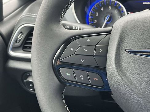 New 2026 Chrysler Pacifica Limited image 19