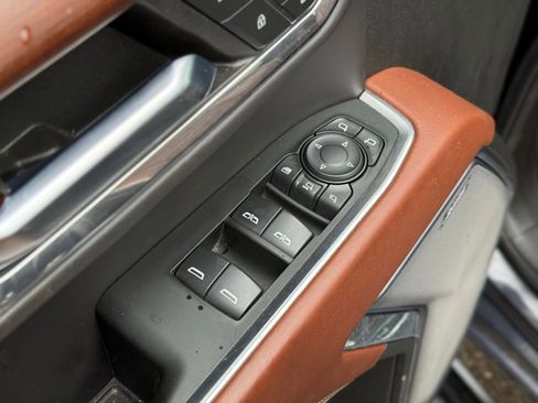 Used 2024 GMC Sierra 3500 Denali Ultimate image 12