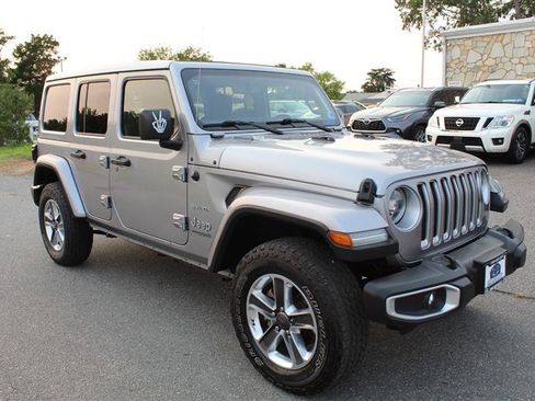 Used 2019 Jeep Wrangler Unlimited Sahara AWD/4WD image 9