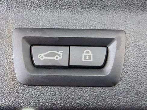 Used 2023 BMW X3 sDrive30i w/ M Sport Package image 8