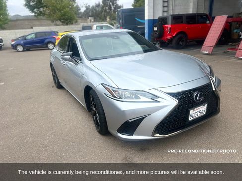 Used 2022 Lexus ES 300h F Sport w/ Accessory Package 2 FWD image 2