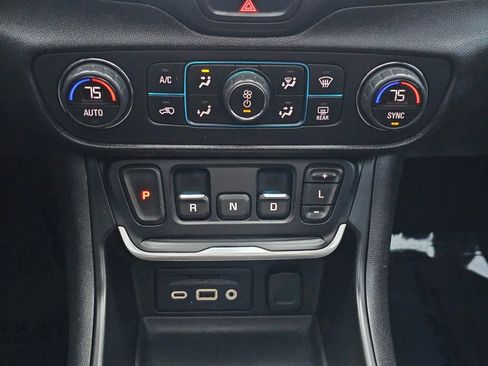 Used 2018 GMC Terrain Denali w/ Advanced Safety Package image 16