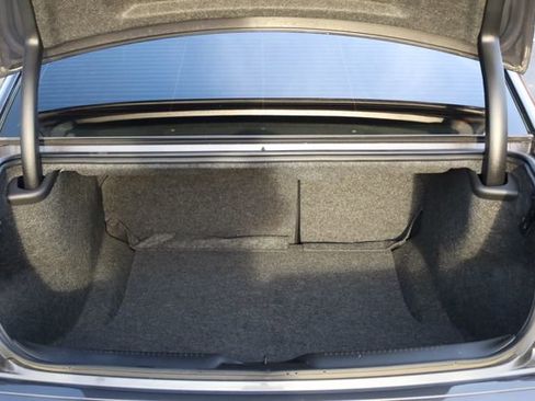 Used 2022 Chrysler 300 Touring w/ Sport Appearance Package image 23