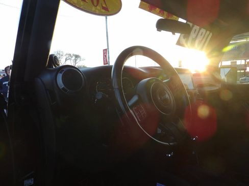 Used 2011 Jeep Wrangler Unlimited Sport image 6