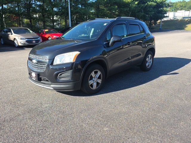 Used 2016 Chevrolet Trax LT w/ LT Sun and Sound Package AWD/4WD image 3