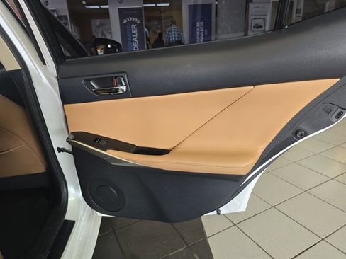 Used 2016 Lexus IS 200t image 15