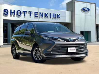 Used 2023 Toyota Sienna LE