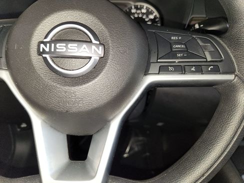 Used 2025 Nissan Altima 2.5 SV FWD image 25