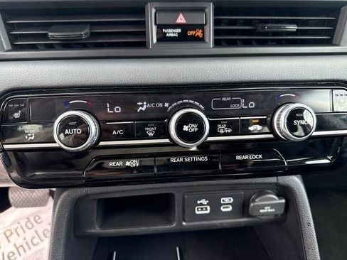 Certified 2025 Honda Pilot Touring image 10