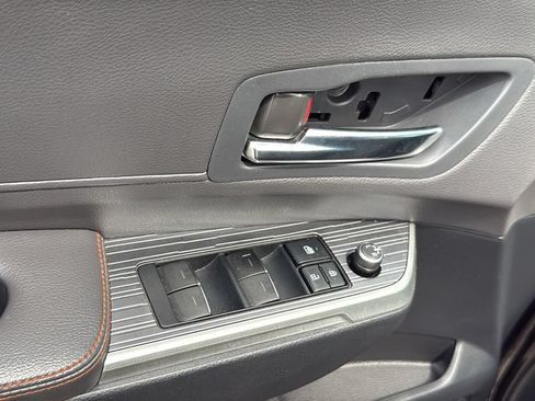 Used 2021 Toyota Sienna XSE w/ XSE Plus Package FWD image 21