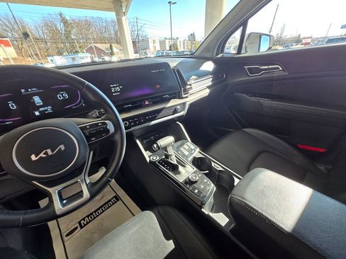 Used 2024 Kia Sportage EX image 20