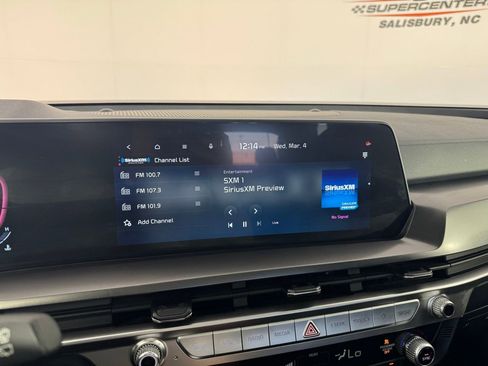 Used 2025 Kia Telluride S image 17