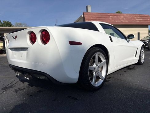 Used 2005 Chevrolet Corvette Coupe w/ Preferred Equipment Group RWD image 5
