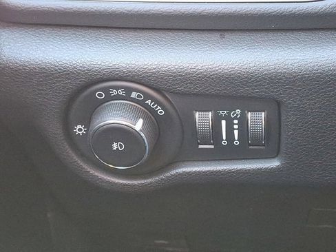 Certified 2020 Chrysler Pacifica Touring-L w/ Advanced Safetytec Group image 27