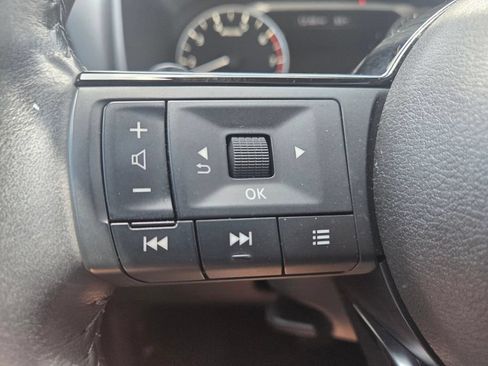 Used 2023 Nissan Rogue SV w/ SV Premium B Package FWD image 13