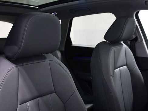 Certified 2025 Audi Q5 Premium w/ Convenience Package image 20