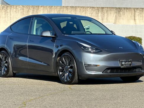 Used 2022 Tesla Model Y Performance image 5