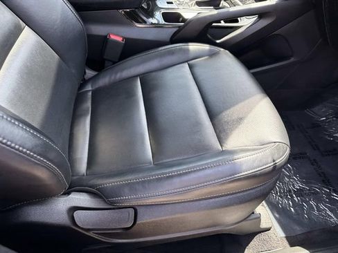Used 2023 Kia Telluride S w/ S Sunroof Package FWD image 10