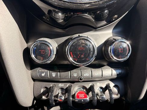 Used 2019 MINI Cooper 2-Door Hardtop w/ Premium Package image 23